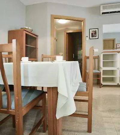 ホテル Larimar サロウ